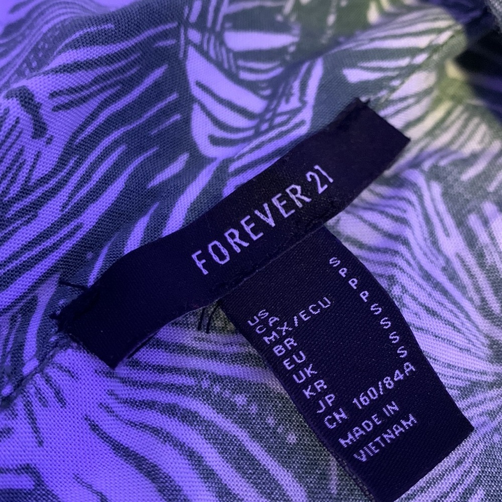Green button down - Picture 2 of 3